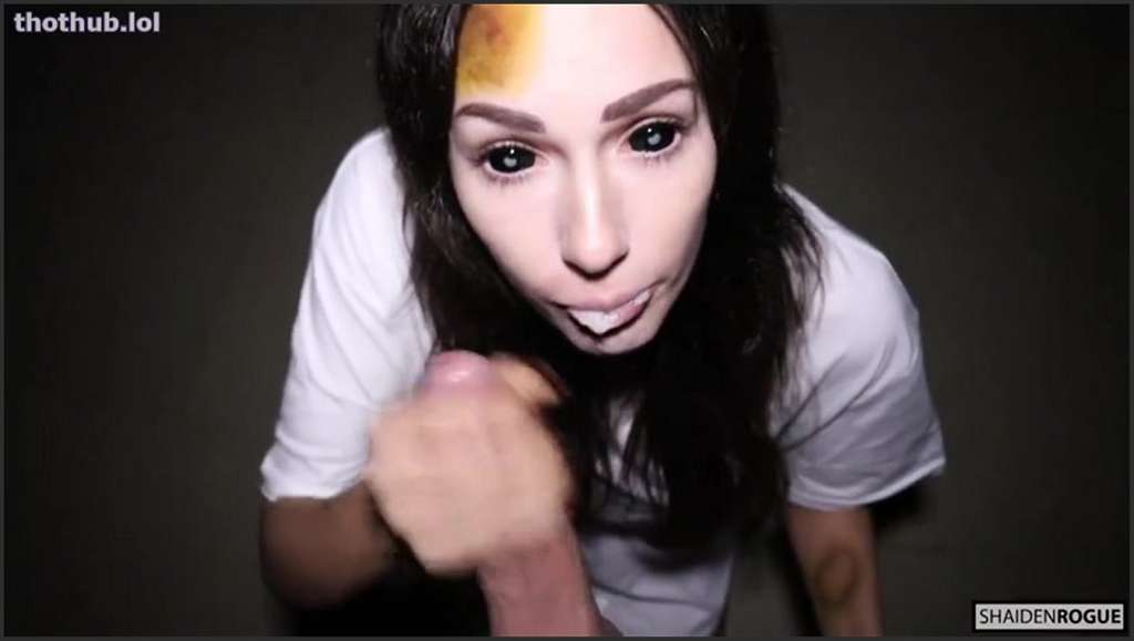 Shaiden Rogue Nacktvideo beim Masturbations-Yoga
